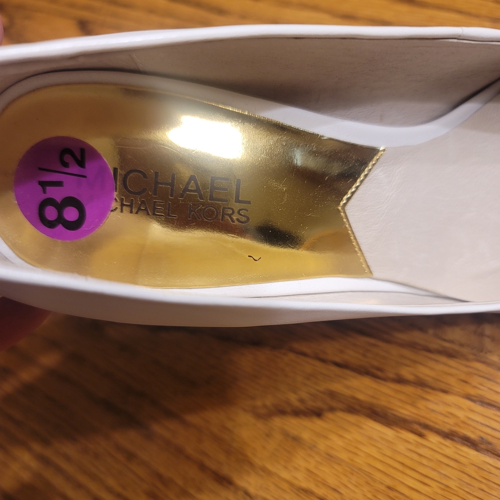 NWOT Michael Michael Kors White Genuine Leather Pointed Toe Shoes Pumps Heels - Picture 7 of 11